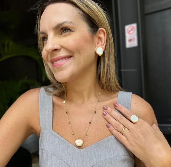 Anel Ajustável com Resina em Pérola - Image 2