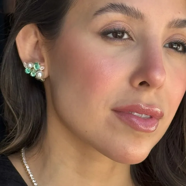 Brinco Earcuff Perolas e Pedra Verde