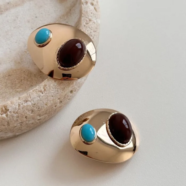 Brinco Oval Dourado Com Marrom e Turquesa