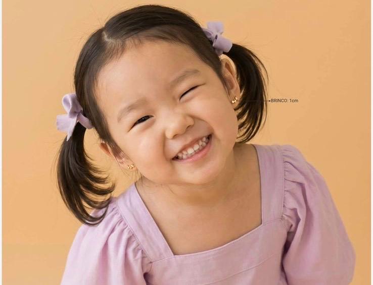 Brinco Infantil Estrelas Lisa - Banho a Ouro 18k